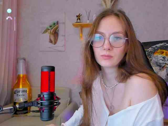 KiraRumGirl webcam