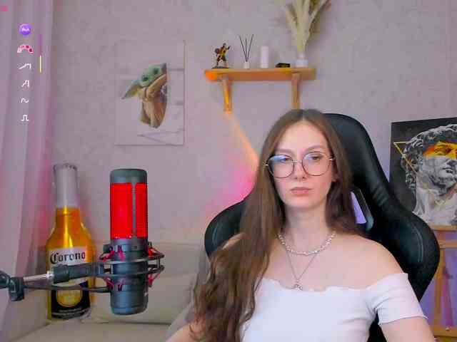KiraRumGirl webcam