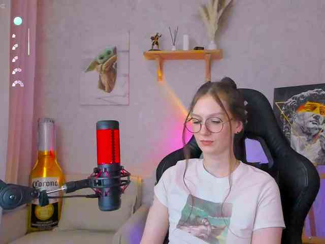 KiraRumGirl webcam