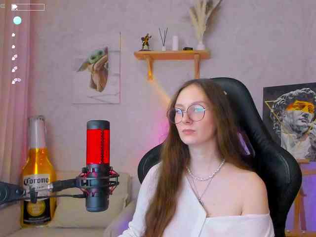 KiraRumGirl webcam