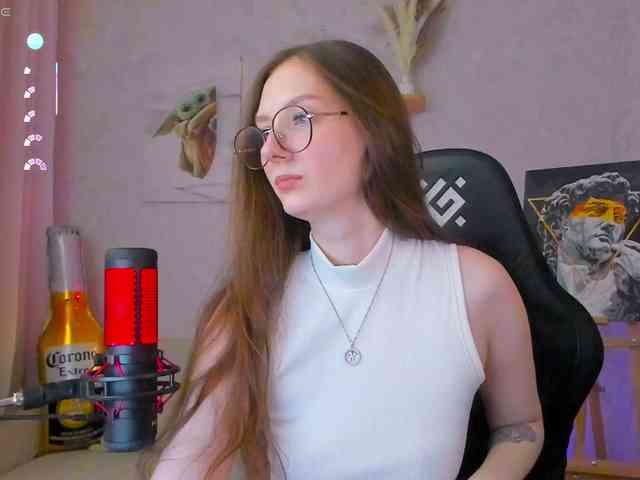 KiraRumGirl webcam