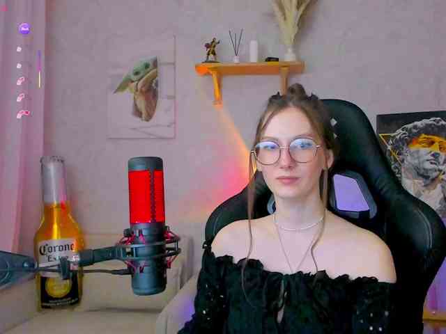 KiraRumGirl webcam