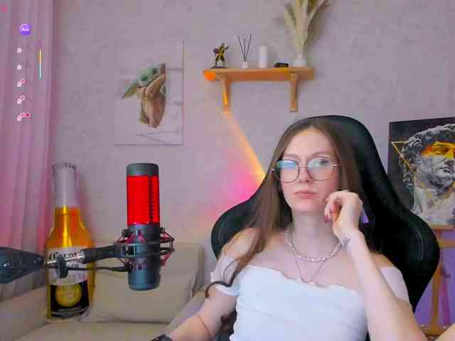 KiraRumGirl webcam