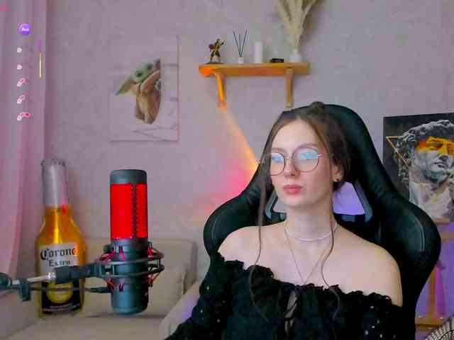 KiraRumGirl webcam