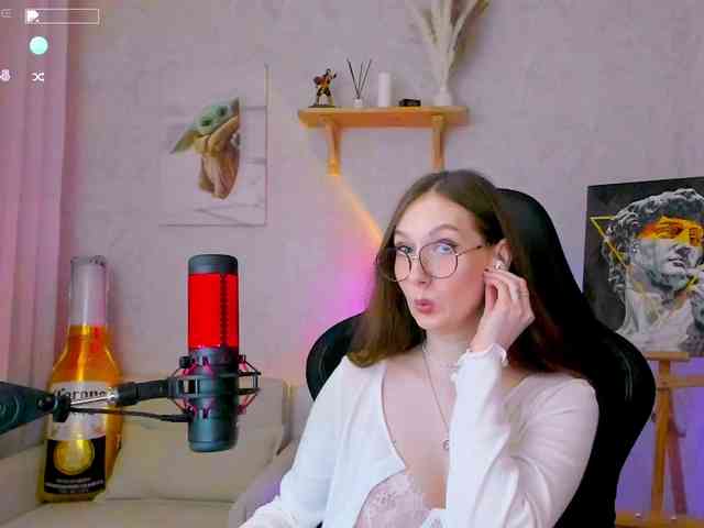 KiraRumGirl webcam