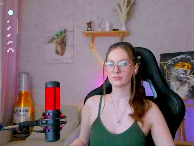KiraRumGirl webcam