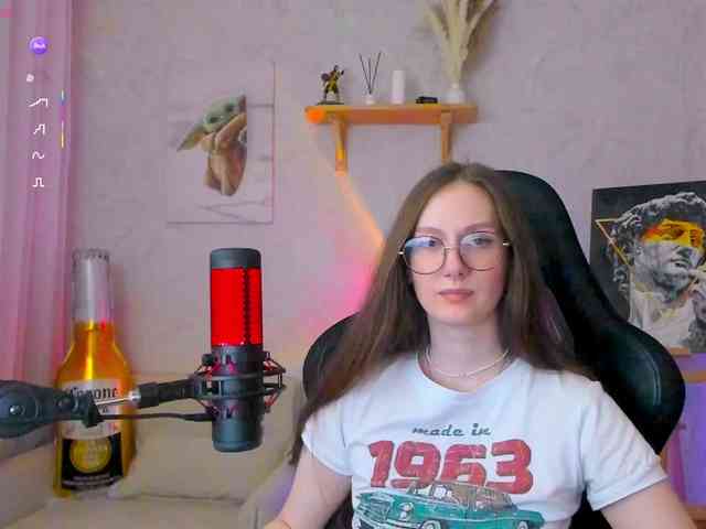 KiraRumGirl webcam
