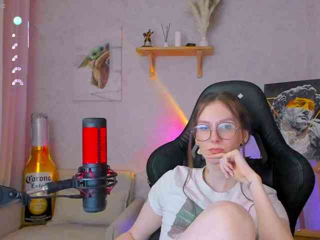 KiraRumGirl webcam