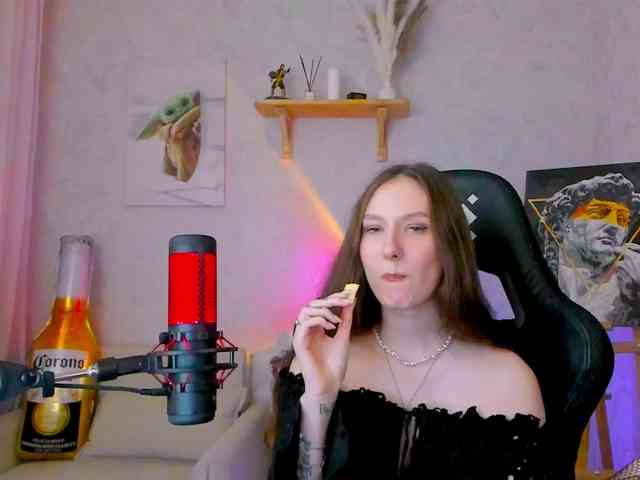 KiraRumGirl webcam