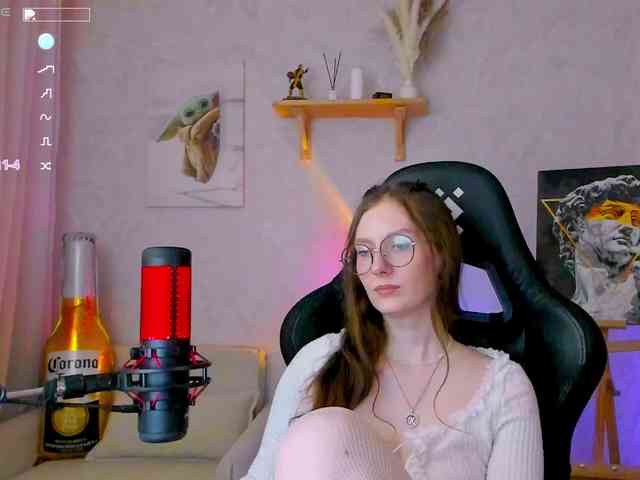 KiraRumGirl webcam
