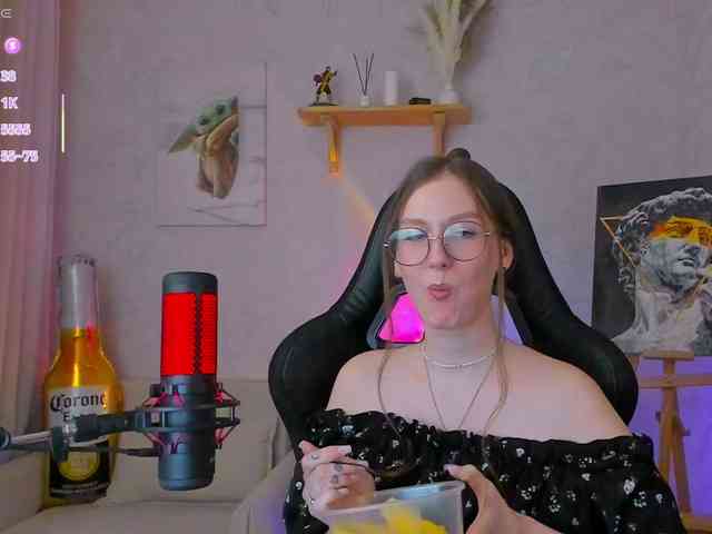 KiraRumGirl webcam