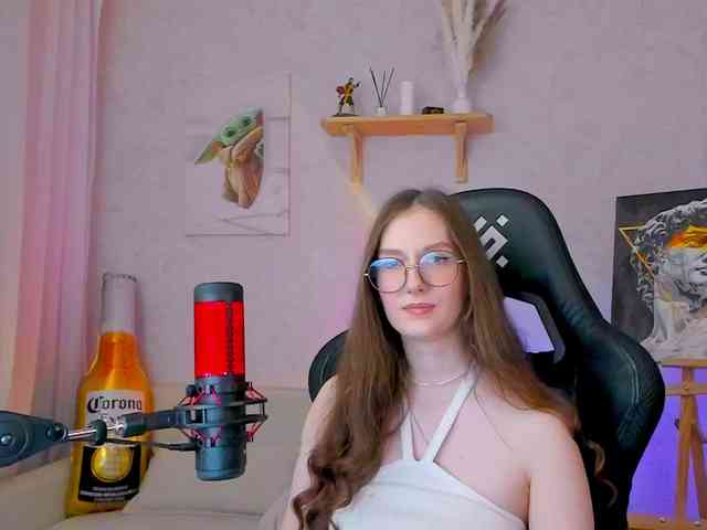 Модель: KiraRumGirl