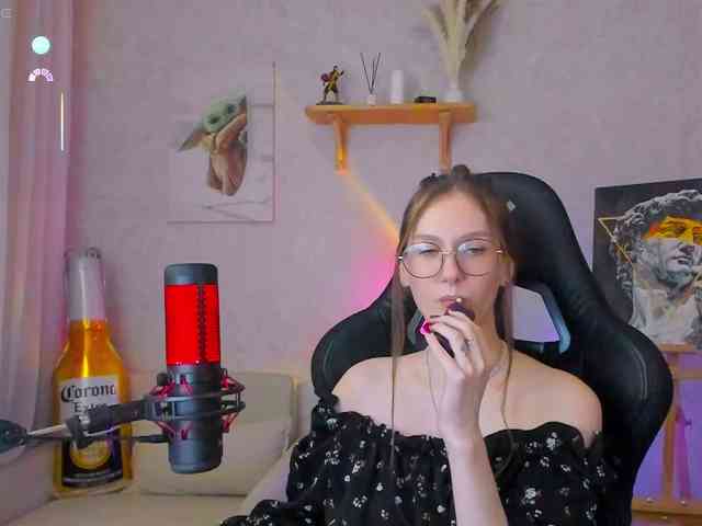 KiraRumGirl webcam