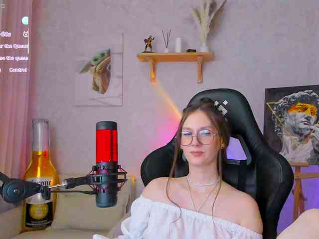 KiraRumGirl webcam