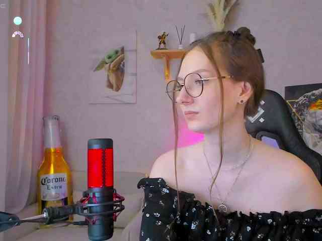 KiraRumGirl webcam