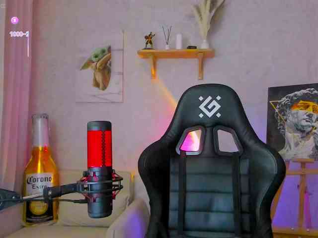 KiraRumGirl webcam