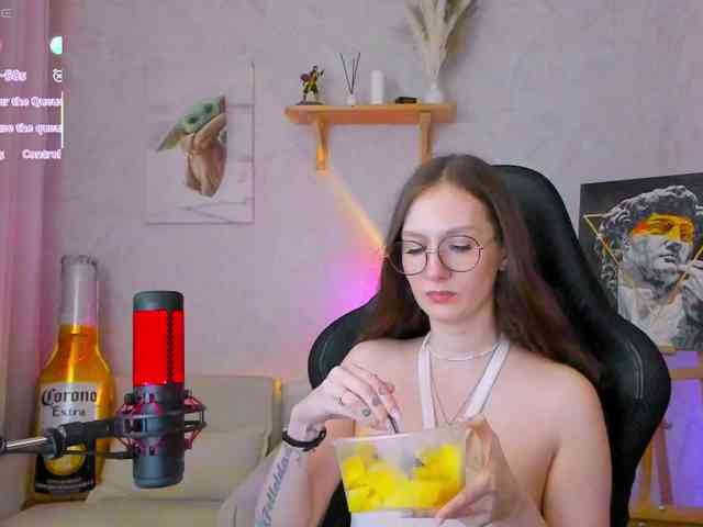 KiraRumGirl webcam