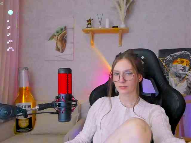 KiraRumGirl webcam