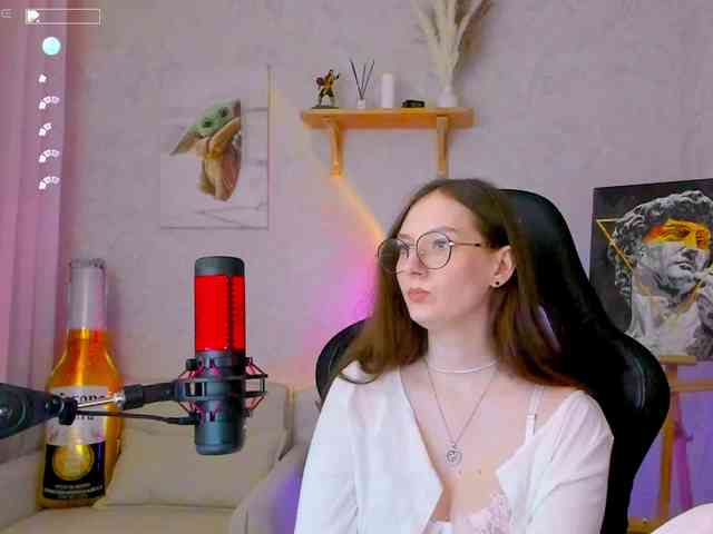 KiraRumGirl webcam