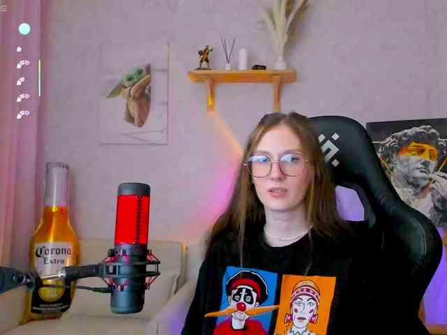 KiraRumGirl webcam