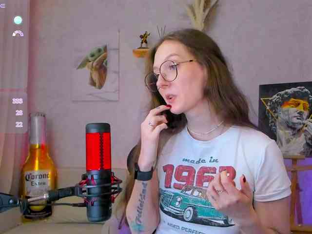KiraRumGirl webcam