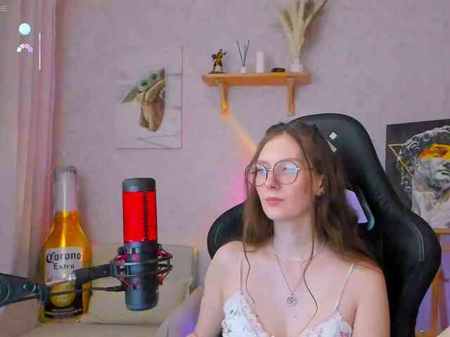 Модель: KiraRumGirl