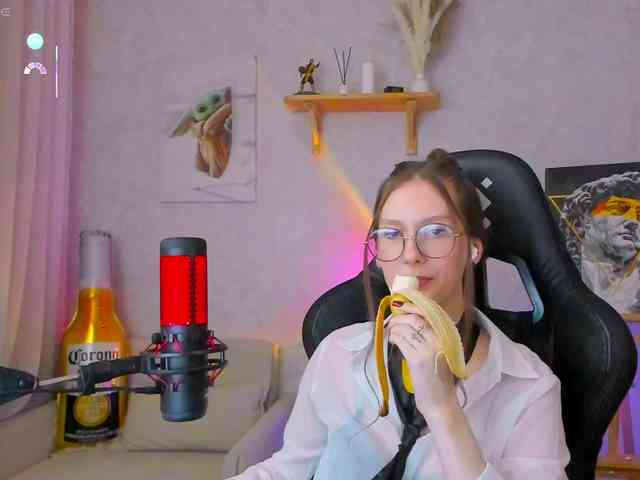 KiraRumGirl webcam