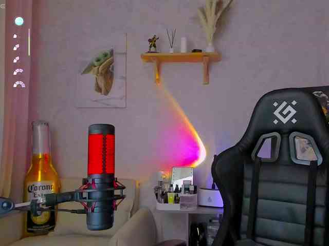 KiraRumGirl webcam