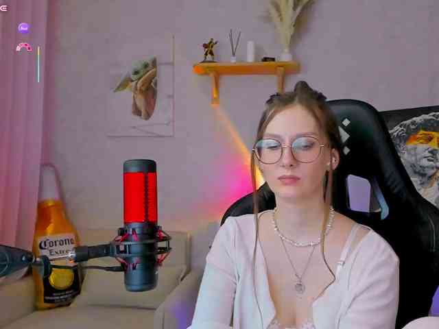 KiraRumGirl webcam