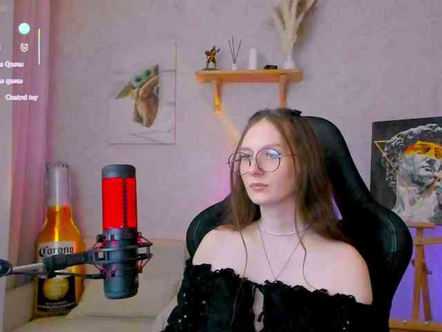 KiraRumGirl webcam