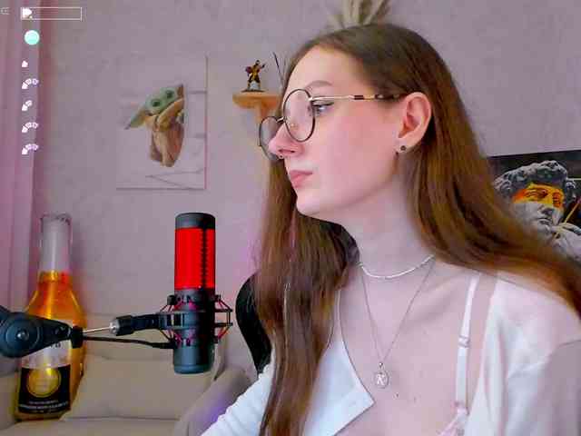 KiraRumGirl webcam