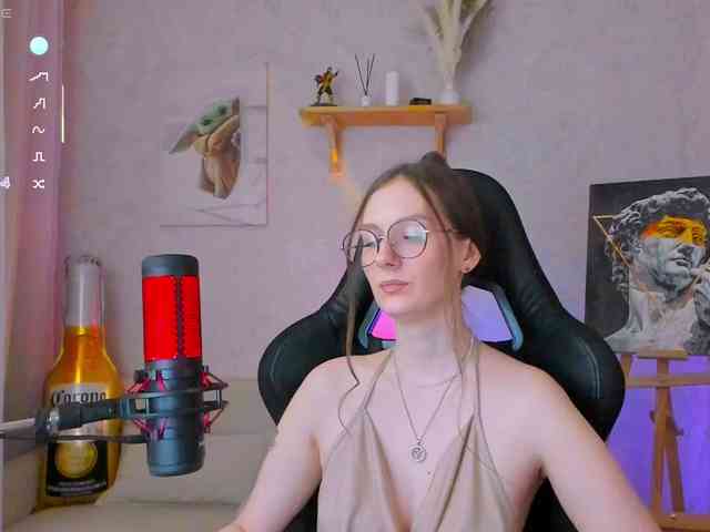 KiraRumGirl webcam