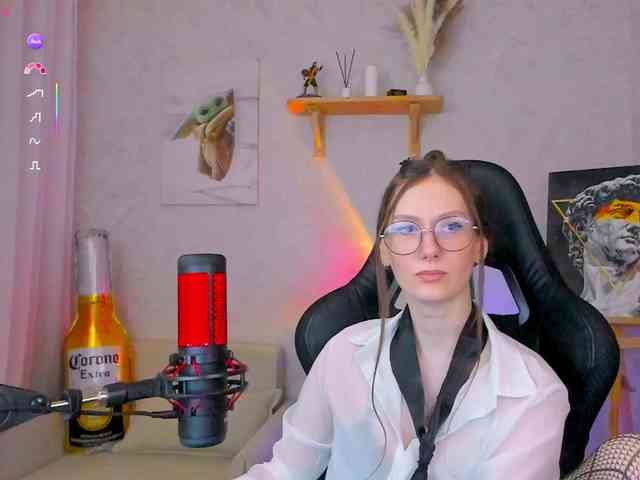 KiraRumGirl webcam