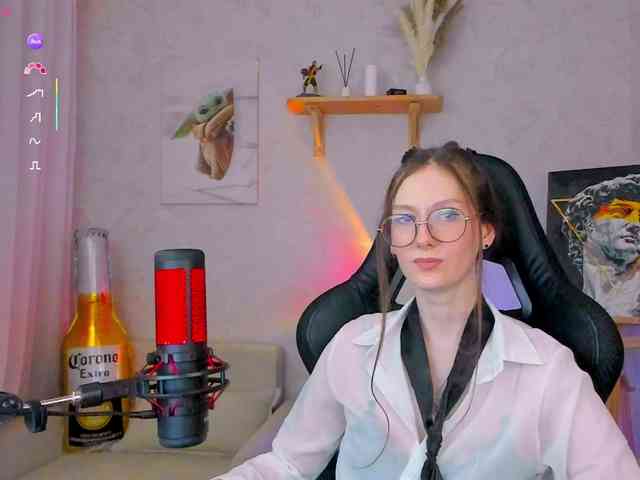 KiraRumGirl webcam