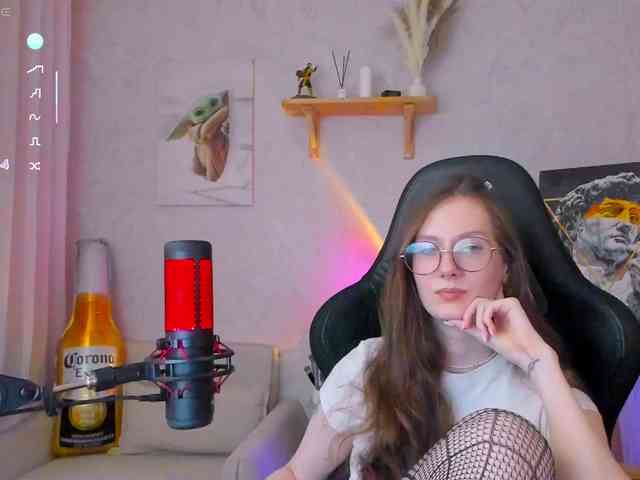 KiraRumGirl webcam