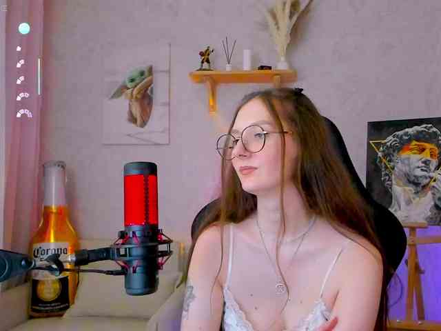 KiraRumGirl webcam