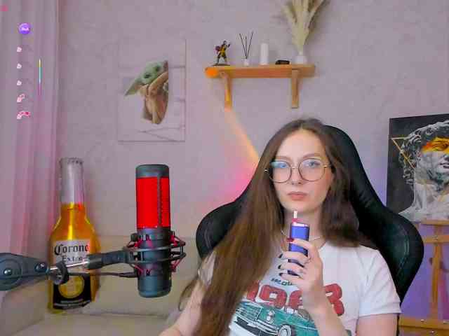 KiraRumGirl webcam