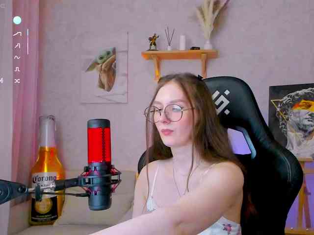 KiraRumGirl webcam
