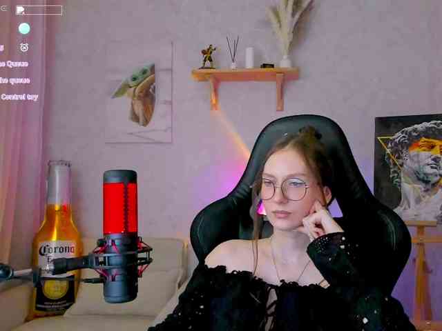 KiraRumGirl webcam