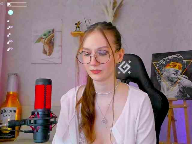 KiraRumGirl webcam