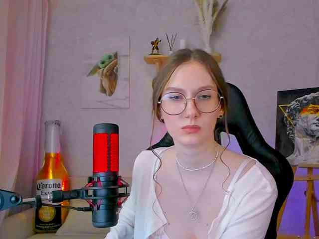 KiraRumGirl webcam