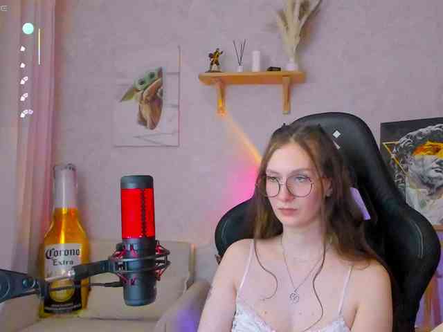 KiraRumGirl webcam