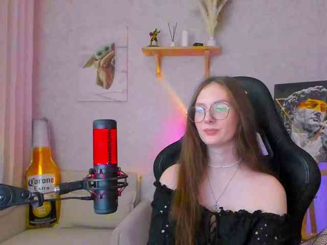 KiraRumGirl webcam