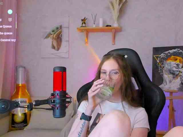 KiraRumGirl webcam