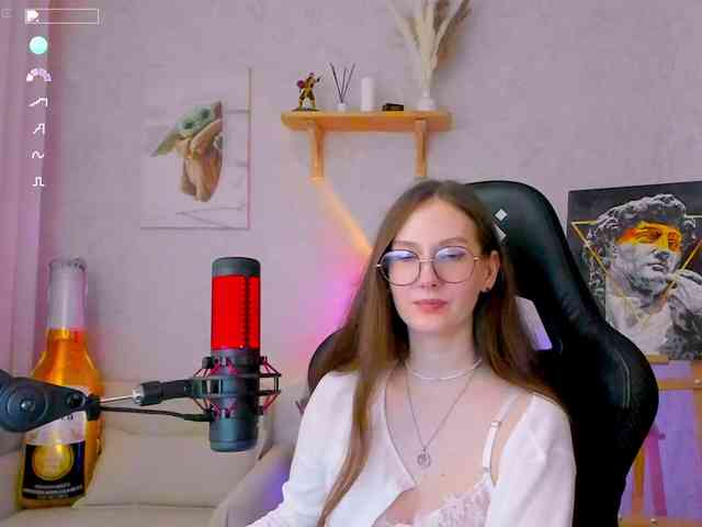 KiraRumGirl webcam