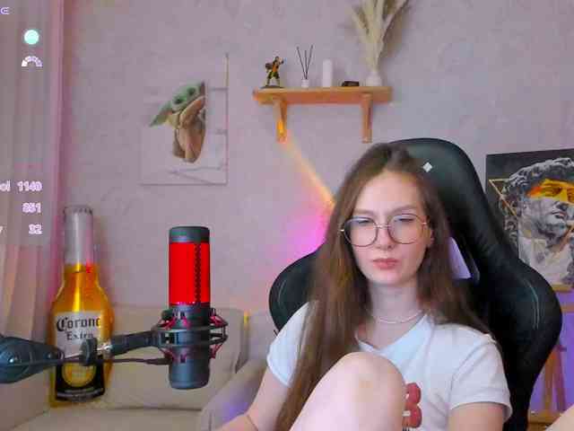 KiraRumGirl webcam