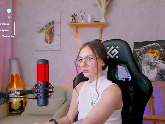 KiraRumGirl webcam