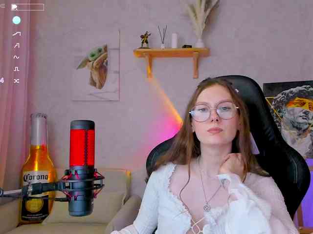 KiraRumGirl webcam