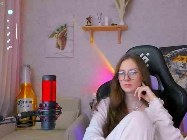KiraRumGirl webcam