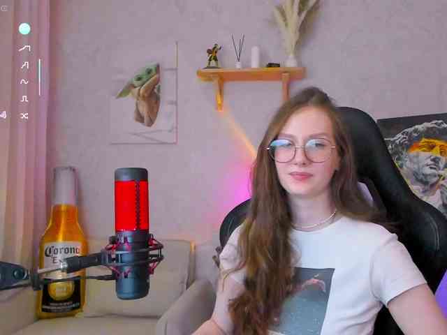 KiraRumGirl webcam